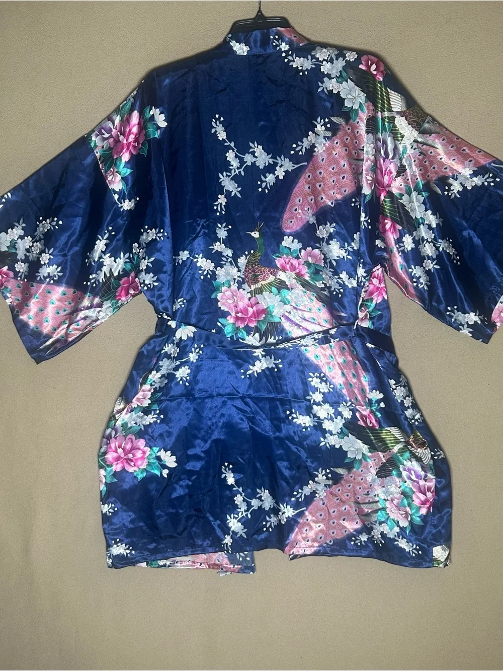 Plus size Kimono-Style Robe Floral with beautiful peacocks. Satin material 1X2X